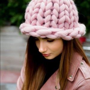 Lama Lama Merino Wool set:hat,mittens,scarf.